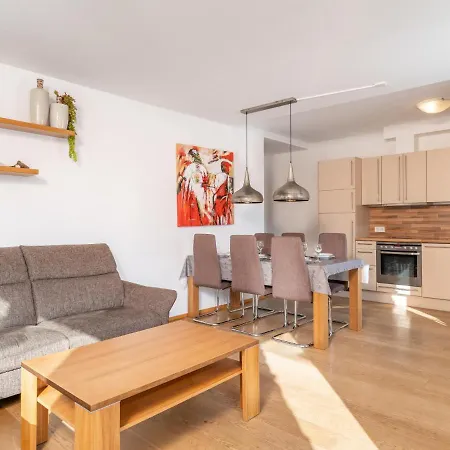 Glemmtal Apartament *